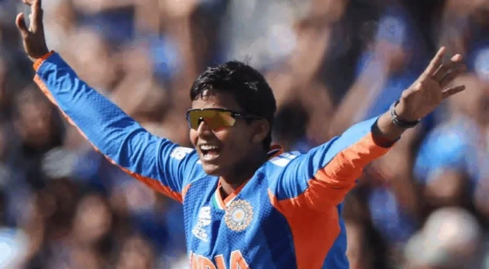 Deepti Sharma's Five-For Powers India Past Pakistan